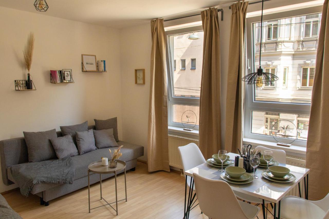 Modern - Neu - Gemutlich - Self Checkin - Zentral - Strassenbahn 38 Zum Ring Apartment เวียนนา ภายนอก รูปภาพ