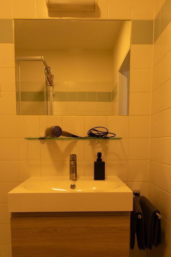 Modern - Neu - Gemutlich - Self Checkin - Zentral - Strassenbahn 38 Zum Ring Apartment เวียนนา ภายนอก รูปภาพ